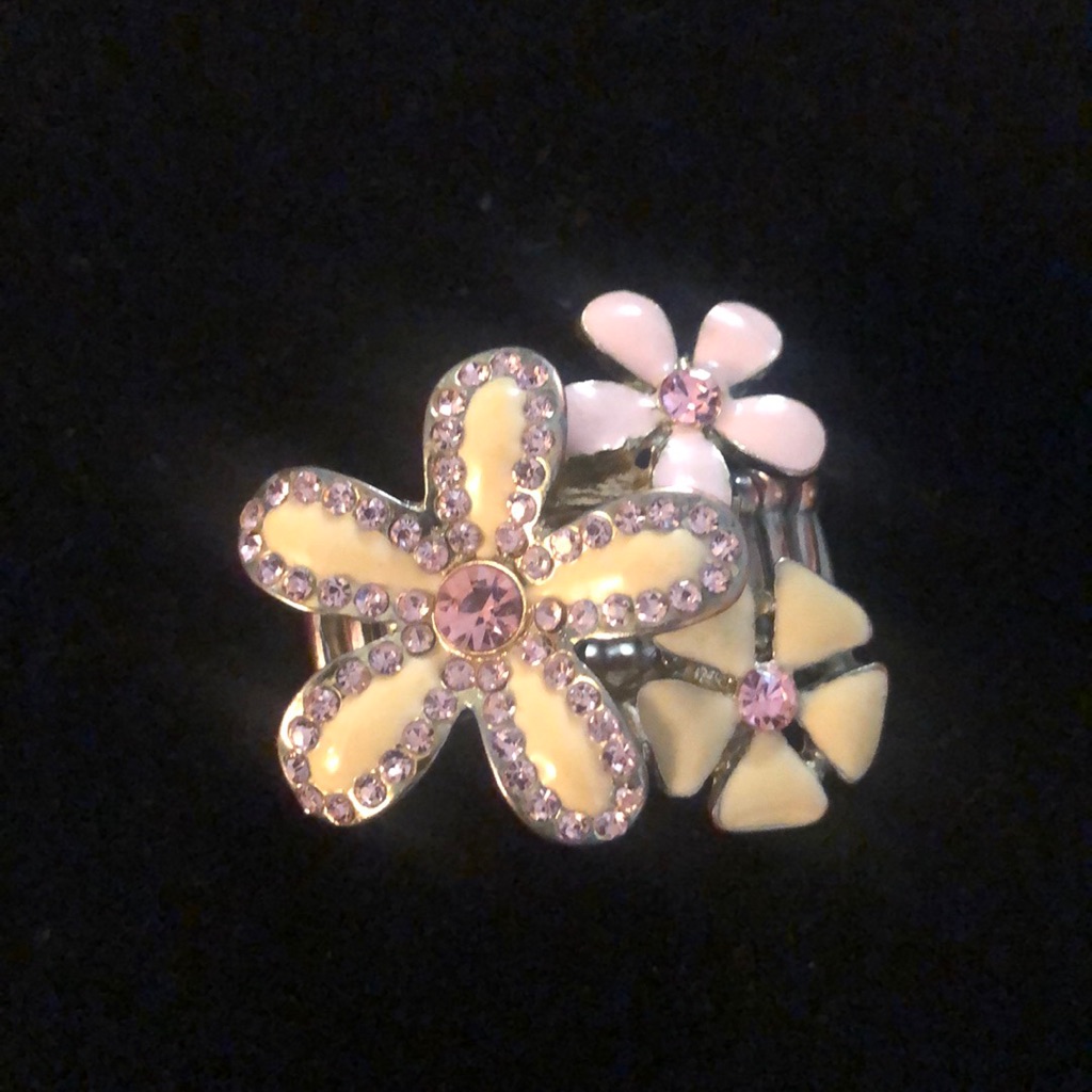 Flower Power Ring With Elastic Band